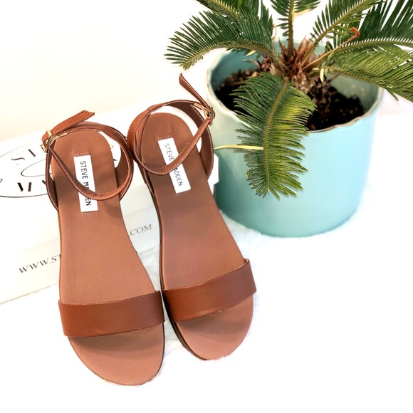 Steve Madden Shoes - ☀️ Steve Madden Dorah Sandals, Cognac Leather